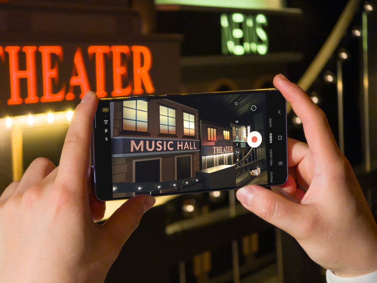 How Galaxy S26 Ultra camera experience is enhanced by Super Steady and Horizontal Lock