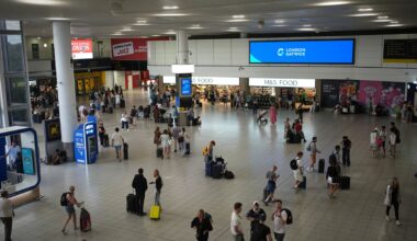 Gatwick Airport chaos as water supply outage hits terminals sparking long queues and leaving toilets unflushable - London Evening Standard
