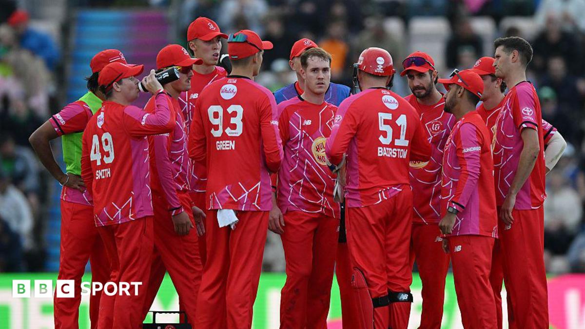 Welsh cricketer Ben Kellaway with his Welsh Fire teammates during last year's edition of the Hundred.