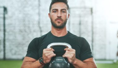The 'Handbag Curl' Hits Your Biceps and Forearms in One Move – Use it to Force New Muscle Growth