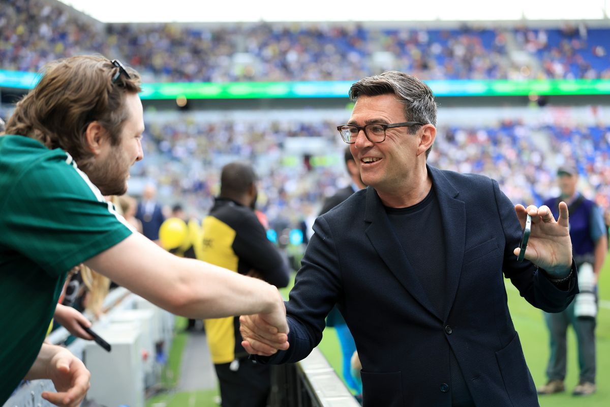 Andy Burnham meets a supporter on day one Magic Weekend 2026 at Hill Dickinson Stadium