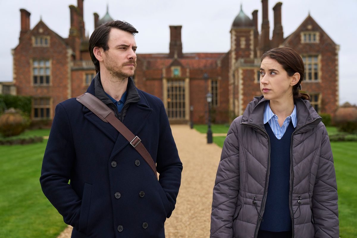 DCI Hector Morgan (HARRY LLOYD) and DC Kat Jones (LIZ KINGSMAN)