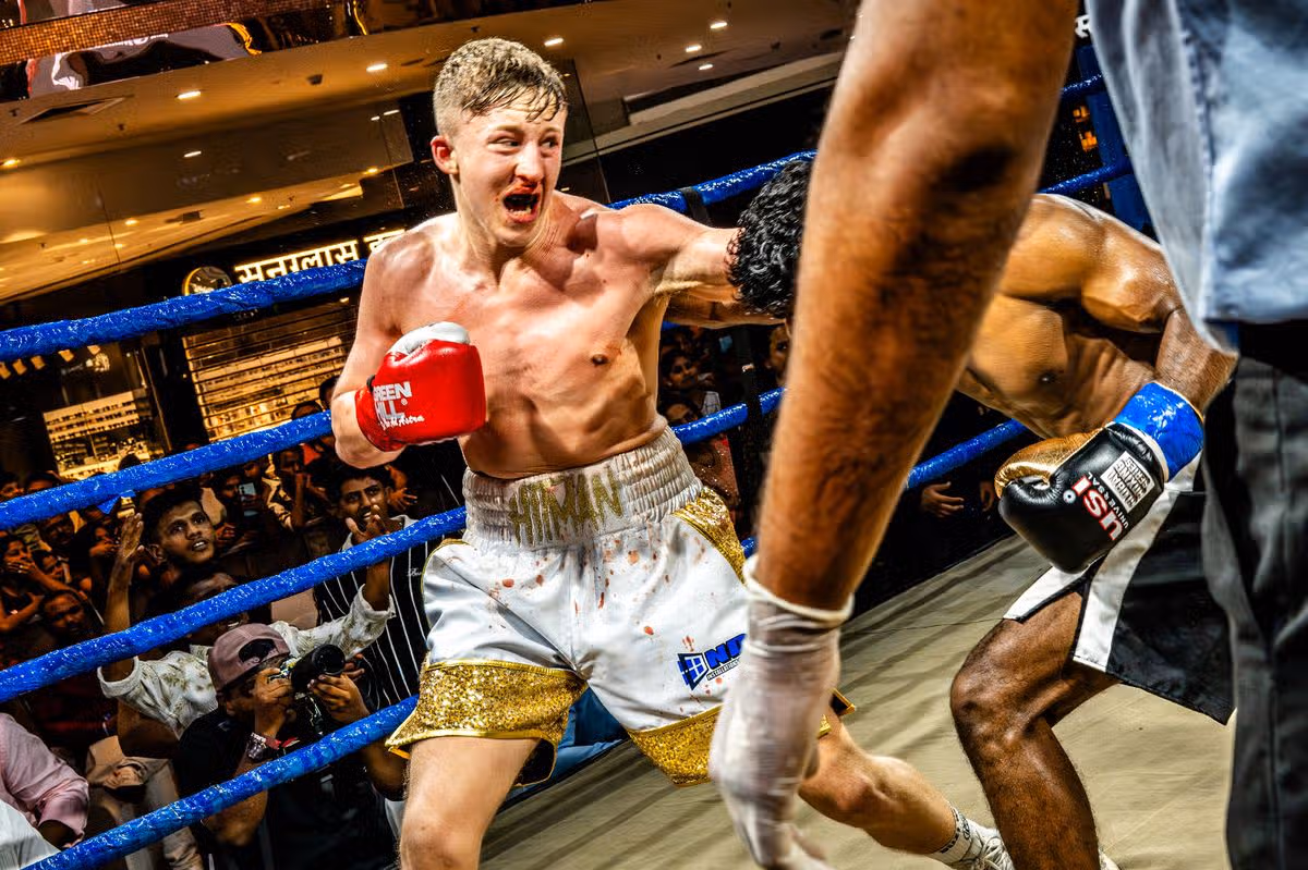 Plymouth teen boxer Callum Dan continued his unbeaten record when he won a unanimous points verdict against Suresh Pasham on his debut in India, in a show at the Nexus Seawoods mall in Mumbai on Sunday, April 26