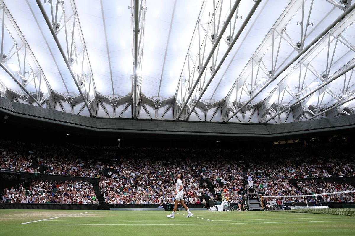 LONDON, ENGLAND - JULY 07: A general view of Centre Court under the roof as Novak Djokovic of Serbia reacts against Felix Auger-Aliassime of Canada during their Gentlemen's Singles quarterfinal match on day nine of The Championships Wimbledon 2026 at All England Lawn Tennis and Croquet Club on July 07, 2026 in London, England. (Photo by Cameron Spencer/Getty Images)