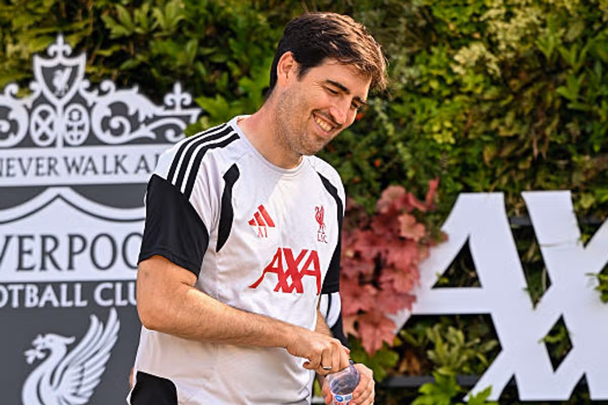 Andoni Iraola (Photo by Andrew Powell/Liverpool FC via Getty Images)