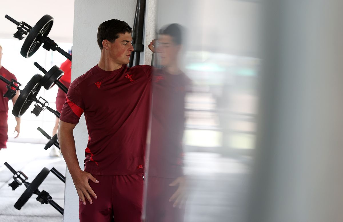 Louis Rees-Zammit during training in Argentina