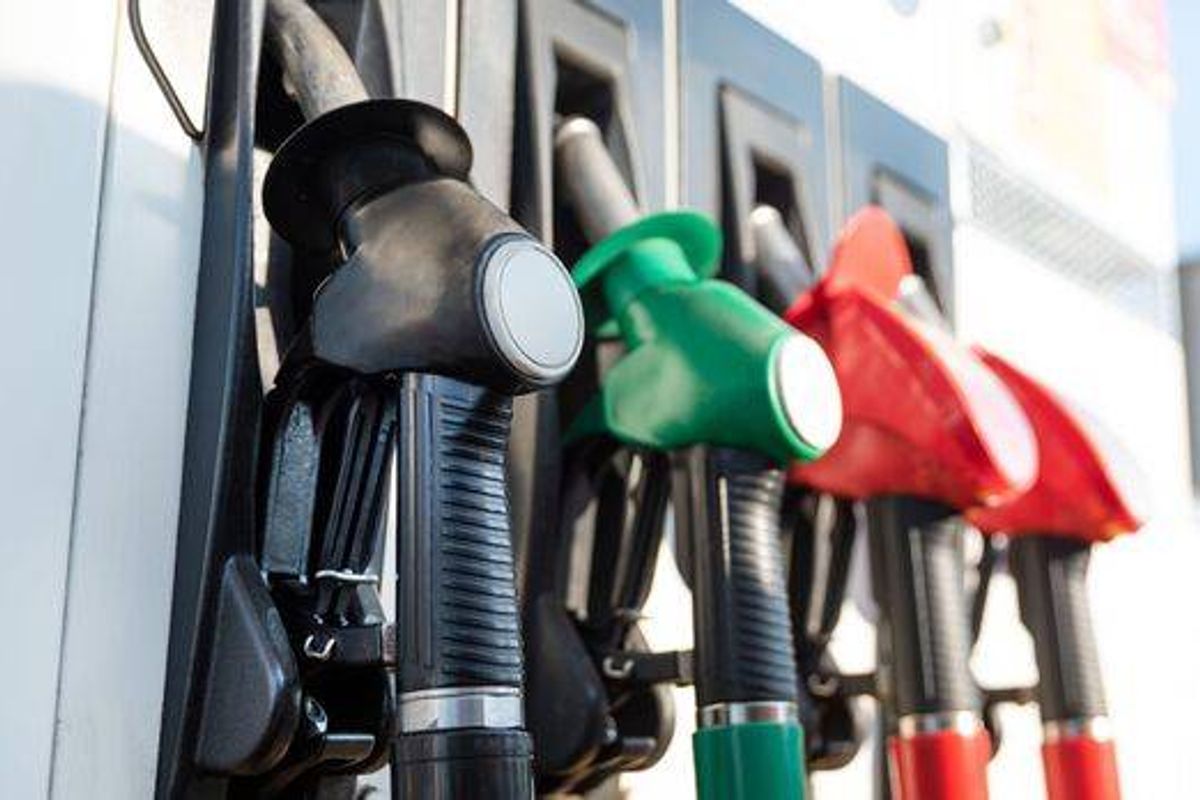 Petrol pump filling nozzles