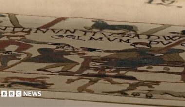 Detail of the Bayeux Tapestry depicting warriors