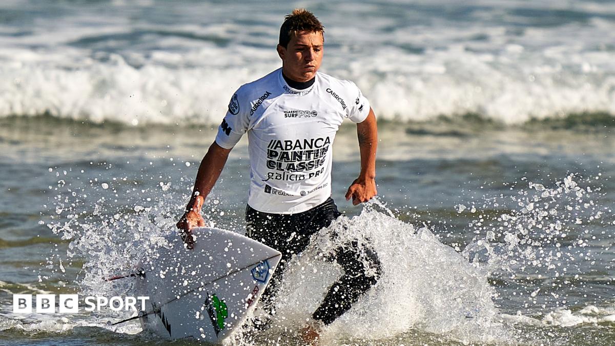 Arran Strong competing at a surfing event in Spain in 2020