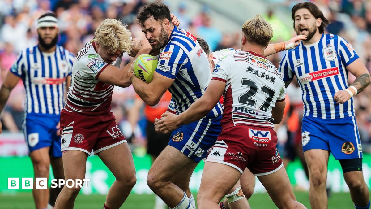 Wigan Warriors and St Helens face off at Magic Weekend