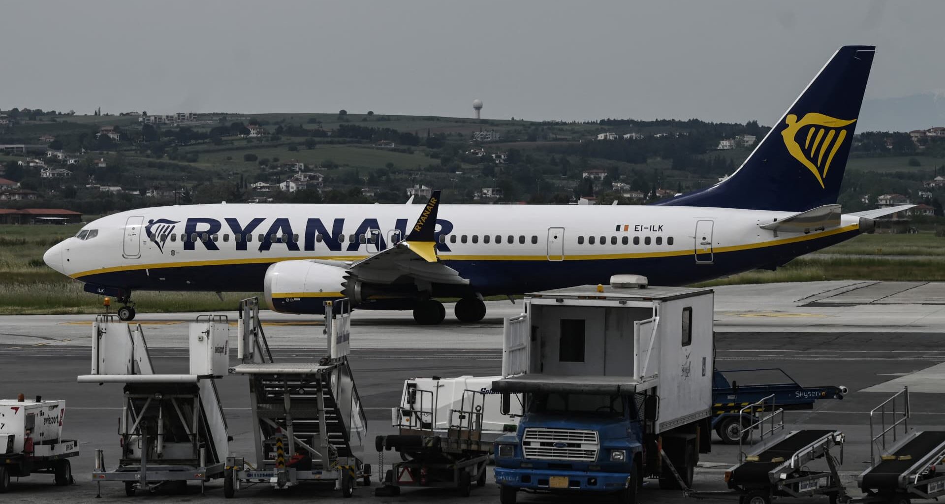 Ryanair stock slides 6% as higher fuel costs amid Iran war dent profit