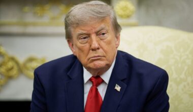 Economic outlook is worsening and Trump is getting blamed, CNBC survey finds