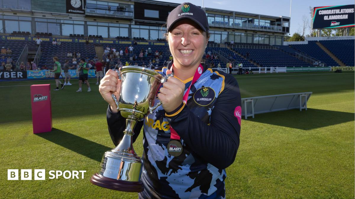 Glamorgan captain Lauren Parfitt lifting the Vitality Women's T20 Blast League 2 trophy after defeating Gloucestershire.