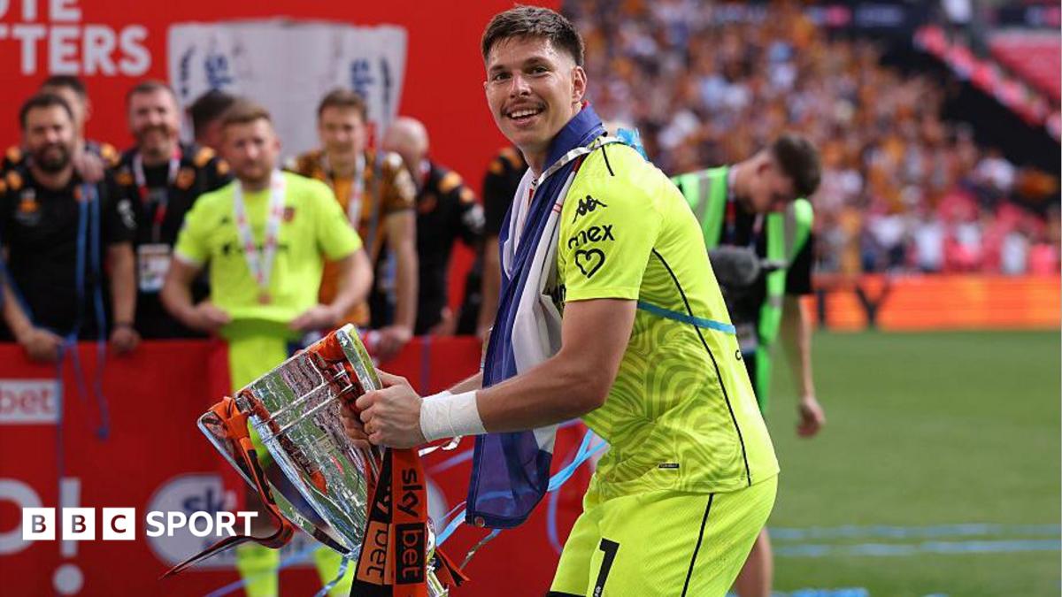 Ivor Pandur of Hull City celebrates with the trophy after the Championship play-off final against Middlesbrough