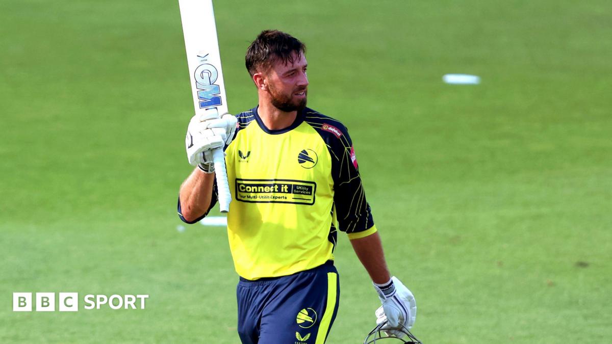James Vince salutes the Utilita Bowl crowd after scoring 125 in their T20 Blast quarter-final against Essex