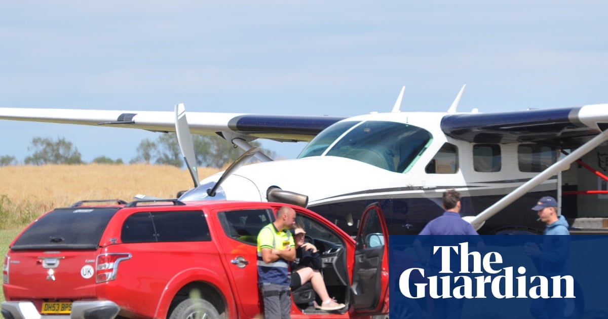 Skydiver dies after incident near Nottinghamshire airfield | Nottingham