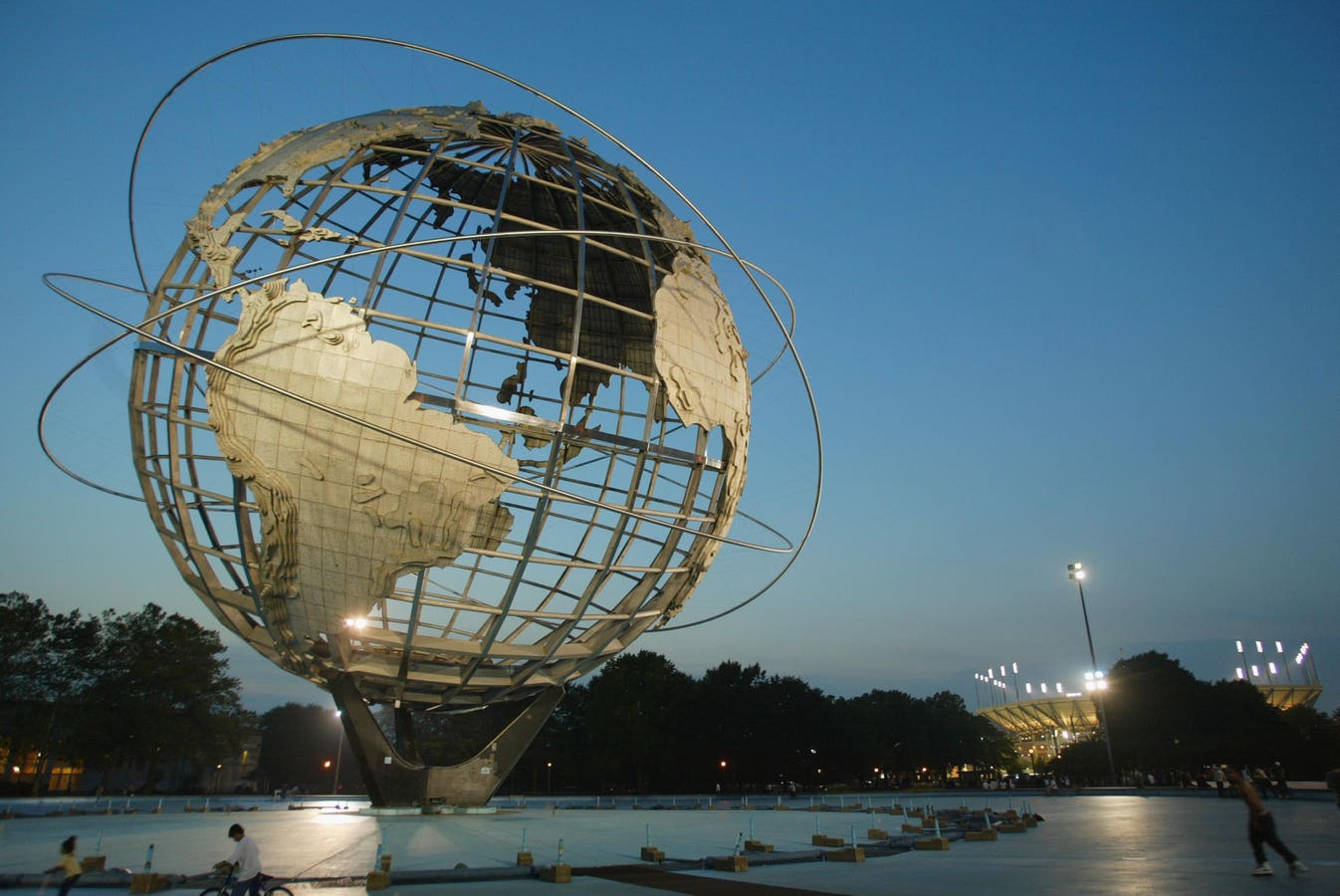 Why The Dollar's Decline Is Reshaping Global Portfolio Construction