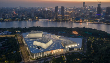 Snøhetta's Shanghai Grand Opera House and Foster + Partners' New Neighbourhood in Seoul: This Week’s Review