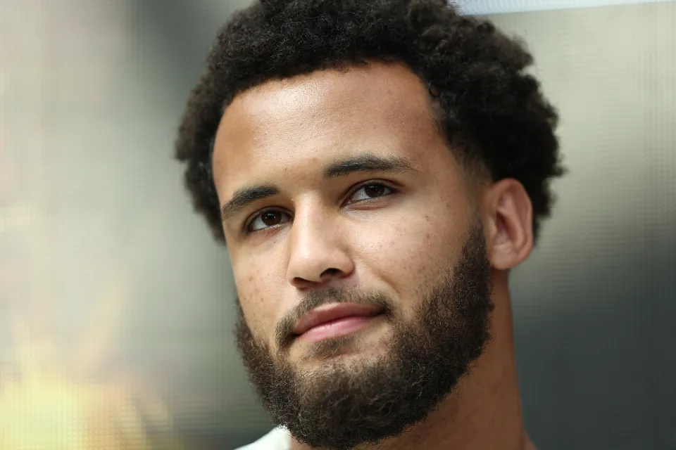 Moses Itauma at a press conference