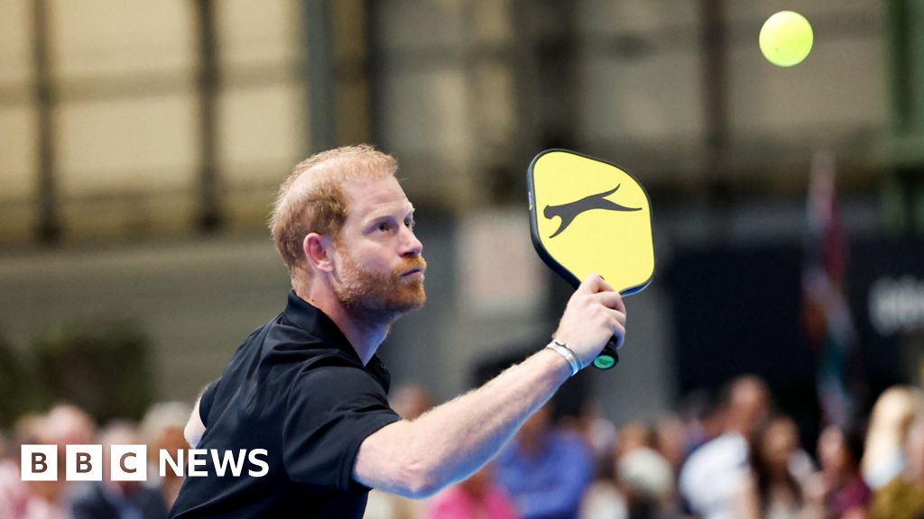 Prince Harry plays pickleball at Invictus Games event, but no Meghan - BBC