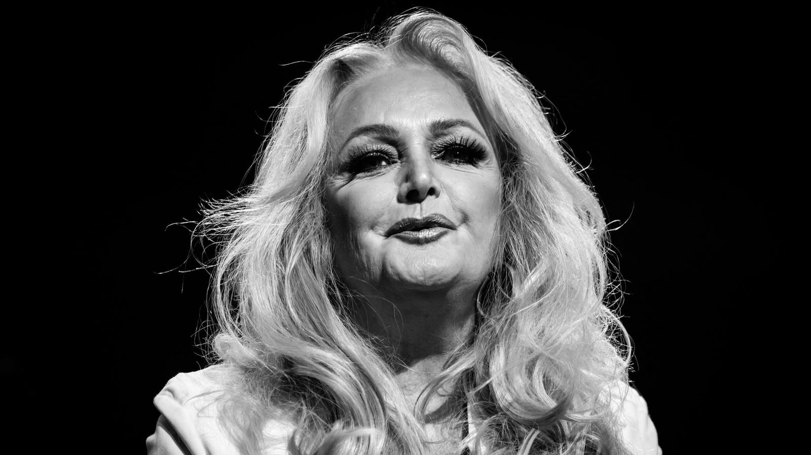 Bonnie Tyler Dominates iTunes Following Her Passing