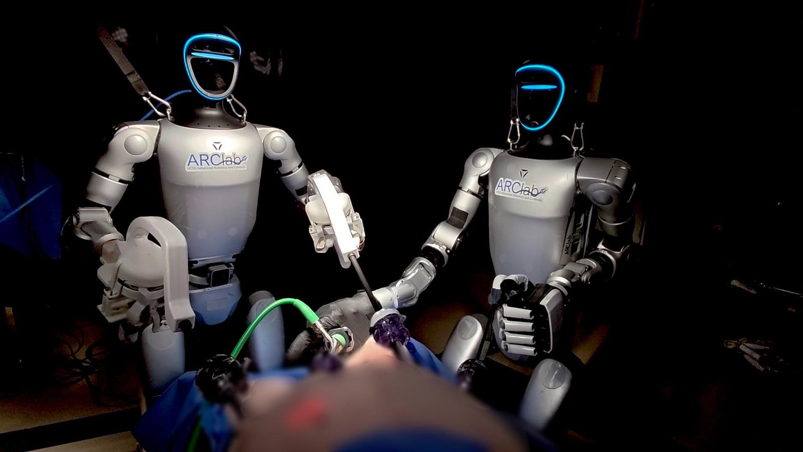 Humanoid Robots Just Performed Live Surgery For The First Time Ever