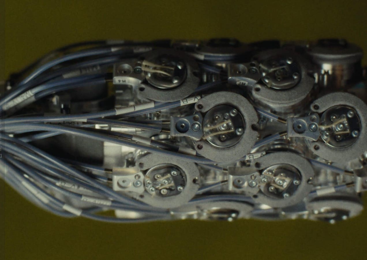 Human-Level Hands? 1X Just Gave Humanoid Robot Neo Something Close