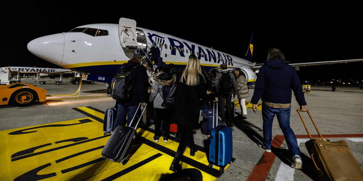 Ryanair passengers stage 'mutiny' against captain as three-hour flight turns into 12-hour nightmare