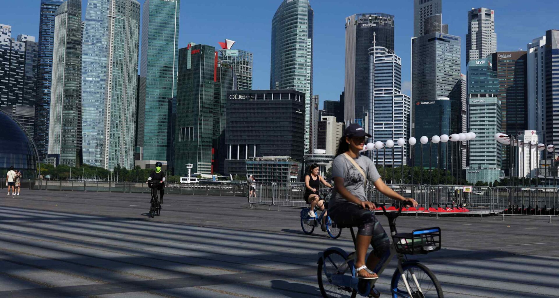 Singapore beats forecast with 5.7% GDP growth in Q2, early data shows