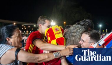 Spain and Gibraltar celebrate as border fence falls after signing of ‘historic deal’ | Gibraltar