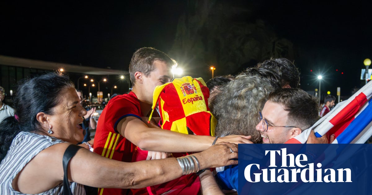 Spain and Gibraltar celebrate as border fence falls after signing of ‘historic deal’ | Gibraltar