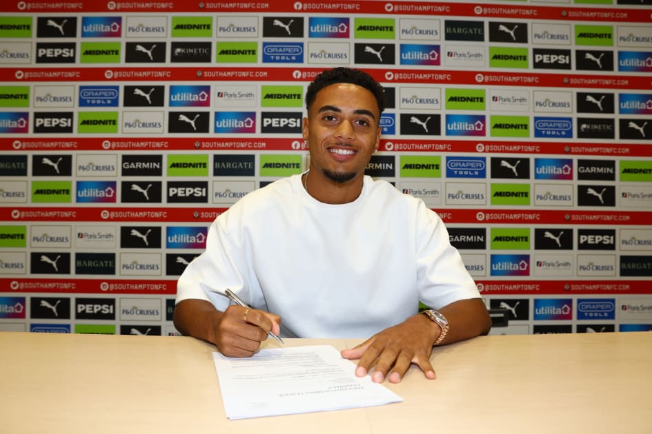 Dobbin arrives to boost forward line