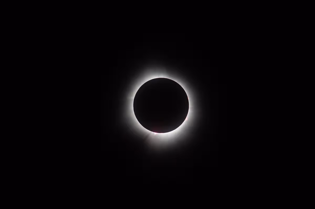 A complete solar eclipse