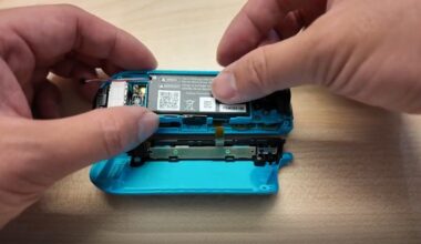Nintendo Explains How to Replace Its New User-Serviceable Joy-Con Batteries in 12 (or 13) Easy Steps