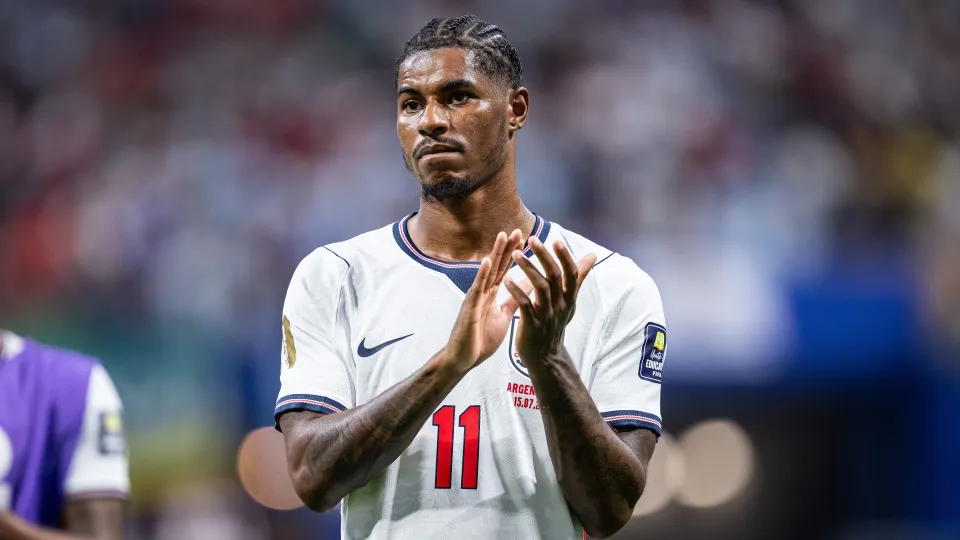 Marcus Rashford applauds England fans after World Cup defeat to Argentina