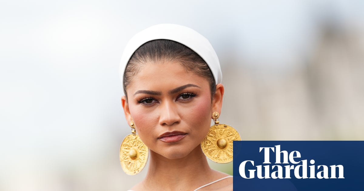 Zendaya faces backlash for wearing ancient Iranian jewellery at Odyssey event | Archaeology