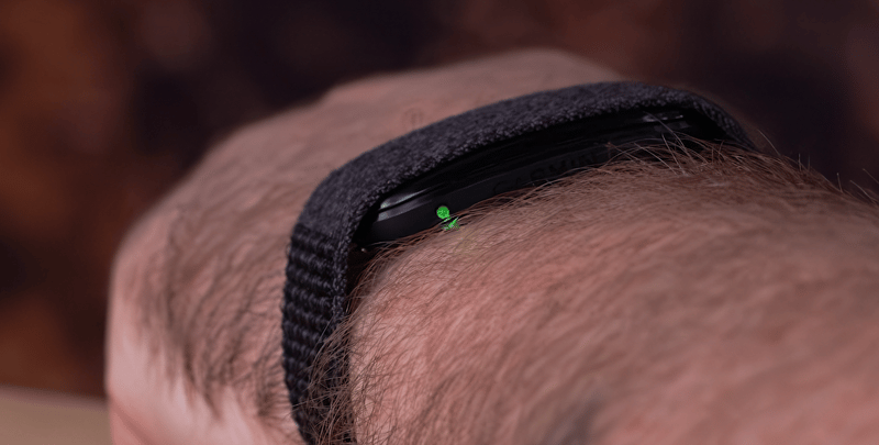 Garmin CIRQA side profile showing the 9mm module depth and status LED