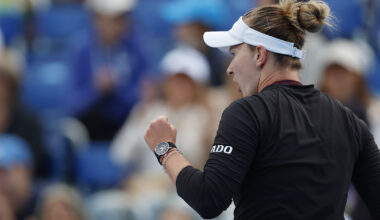 Krejcikova books return to Prague semifinals over Salkova