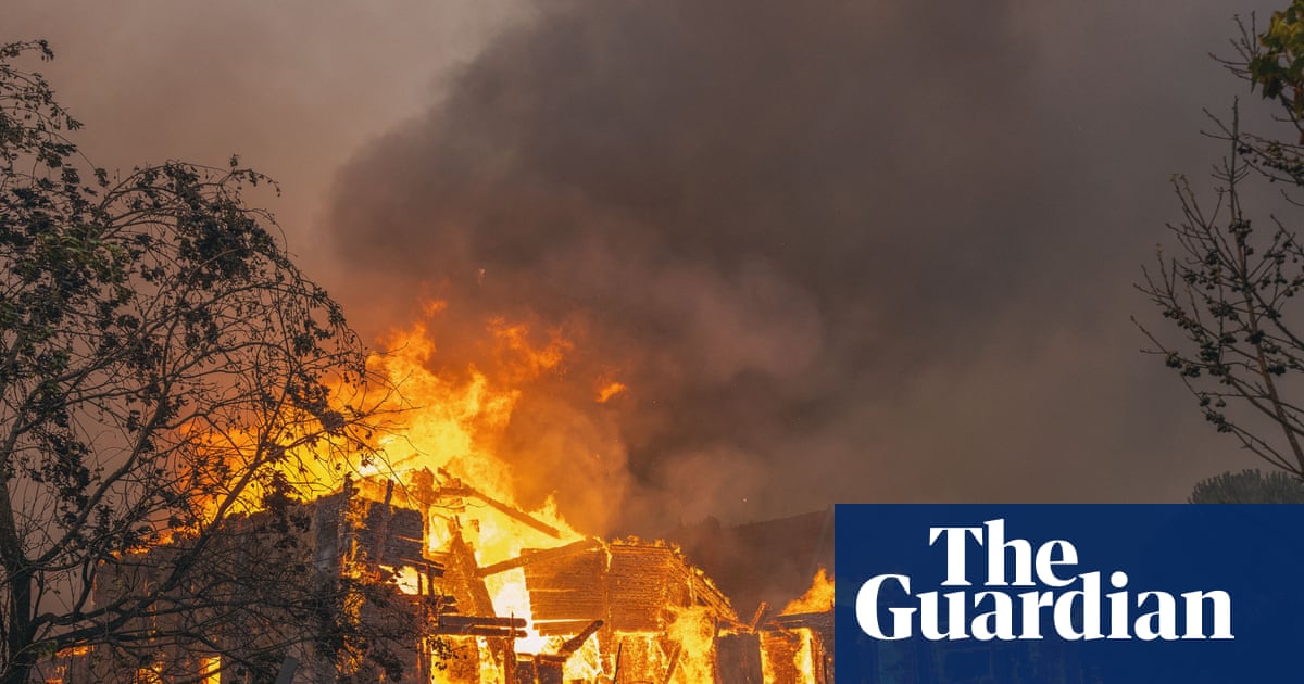Firefighters in France battle to prevent huge blaze from approaching Bordeaux | Wildfires