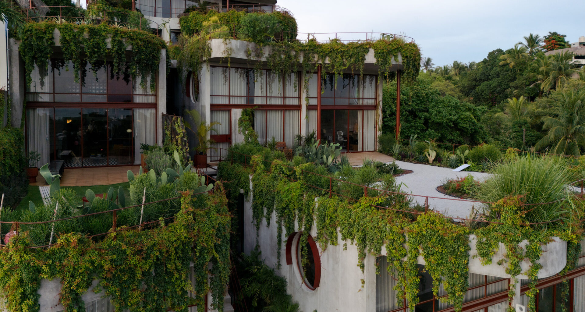 La Pecera Studios / Massív Studio
