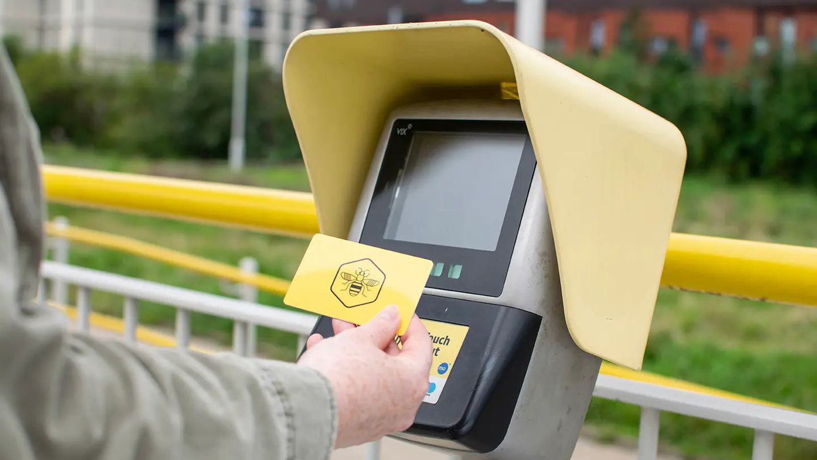 Apple Wallet Support Coming to Manchester's Bee Card