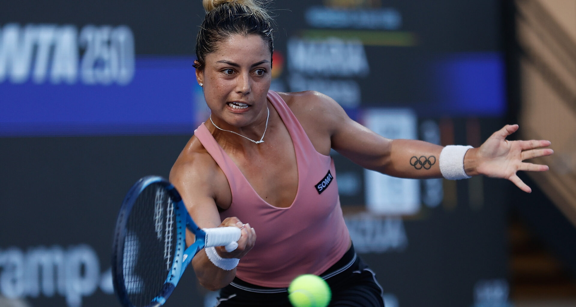 Zarazua keeps rolling into Memphis quarterfinals with straight-sets win over Maria