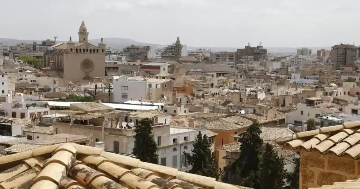 Balearics lead the way with 41.7 per cent of luxury property purchases by foreigners in Spain: United Kingdom tops the list