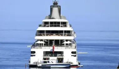 Jennifer Aniston, Courtney Cox and Pedro Pascal at centre of ‘Billionaire Bay’ off Mallorca
