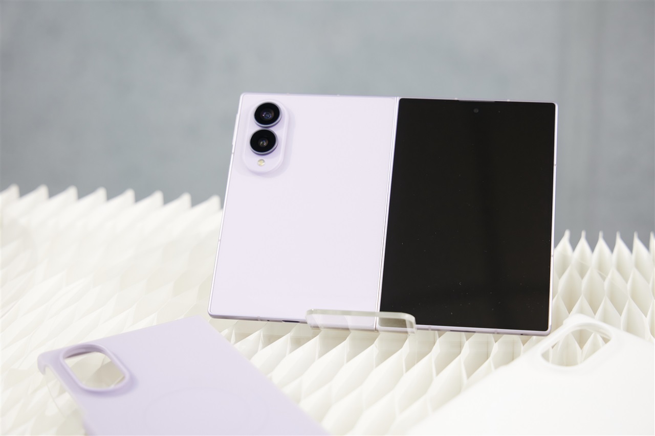 Samsung reportedly weighs Chinese DRAM for budget smartphones as memory inflation squeezes mobile market - digitimes
