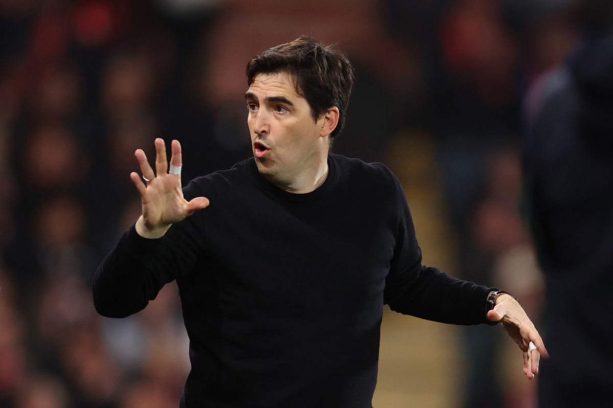 Andoni Iraola the head coach / manager of Bournemouth reacts during the Premier League match between Bournemouth and Manchester City