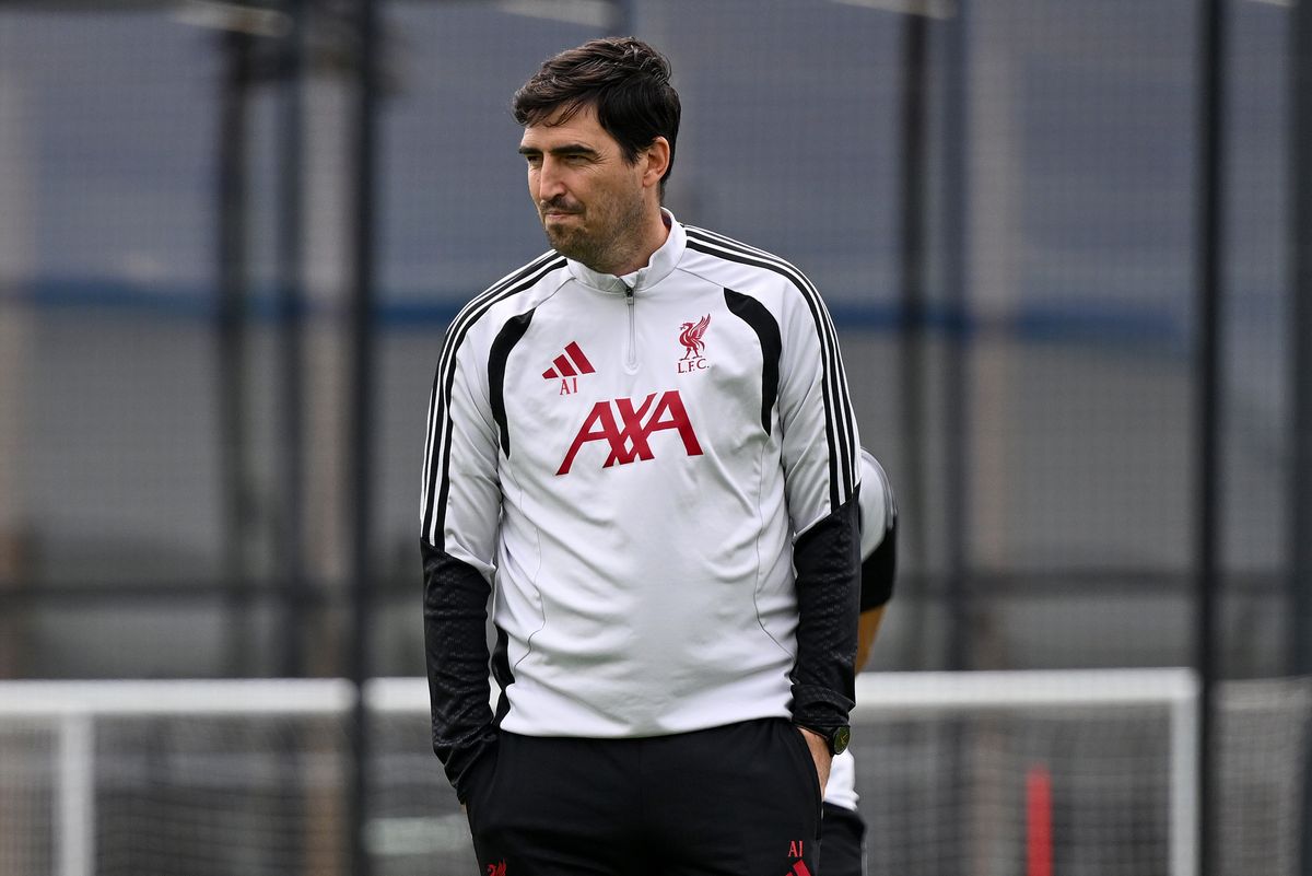 KIRKBY, ENGLAND - JULY 07: (THE SUN OUT, THE SUN ON SUNDAY OUT) Andoni Iraola head coach of Liverpool during a training session at AXA Training Centre on July 07, 2026 in Kirkby, England. (Photo by Andrew Powell/Liverpool FC via Getty Images)
