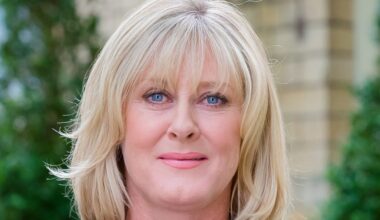 “Better than Happy Valley”: Last Tango in Halifax is Sarah Lancashire’s “outstanding” drama to watch tonight
