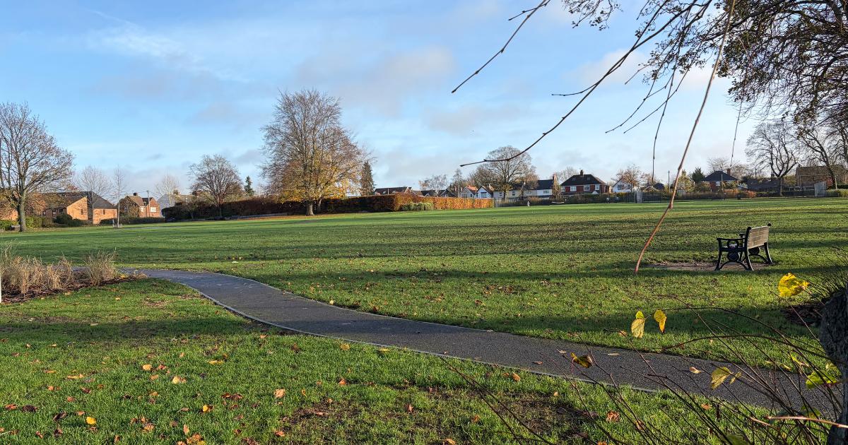 Free Tennis sessions return to Vigo Recreation Ground