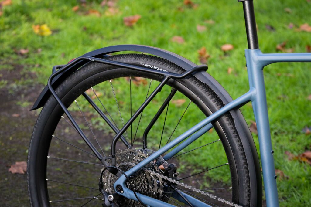2025-Cube-Nuroad-Pro-FE-rear-guard-and-rack.jpg
